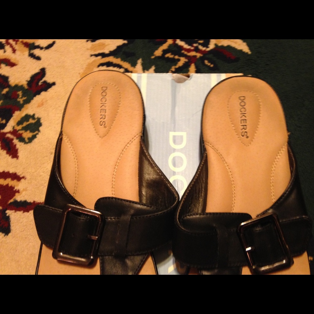 Dockers Sandals - Picture 3 of 6